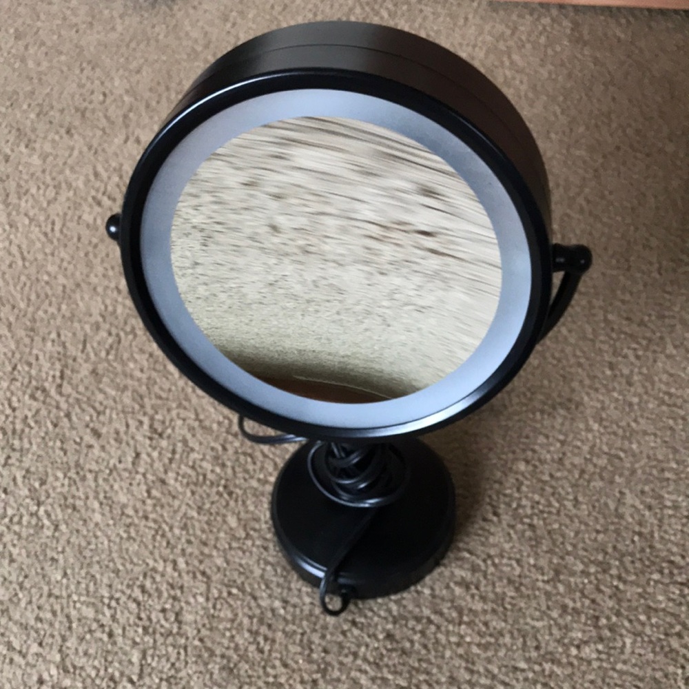 Makeup mirror